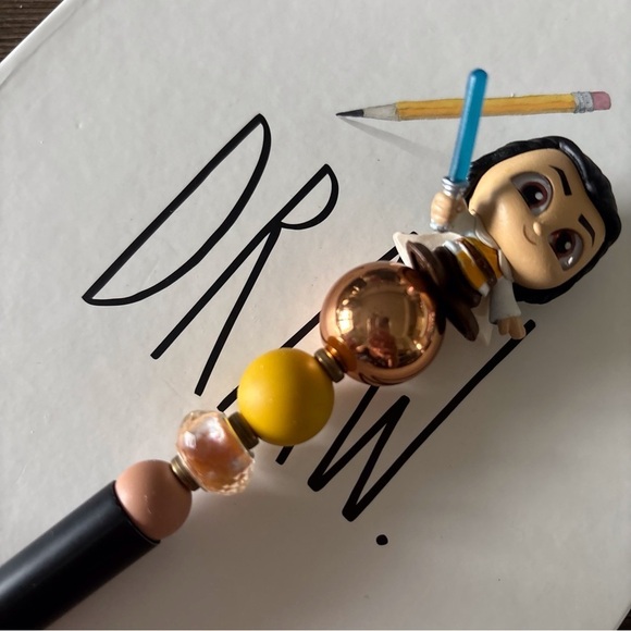 Disney Doorables: Star Wars: Jedi Master Sol handmade beaded pen - Picture 1 of 3